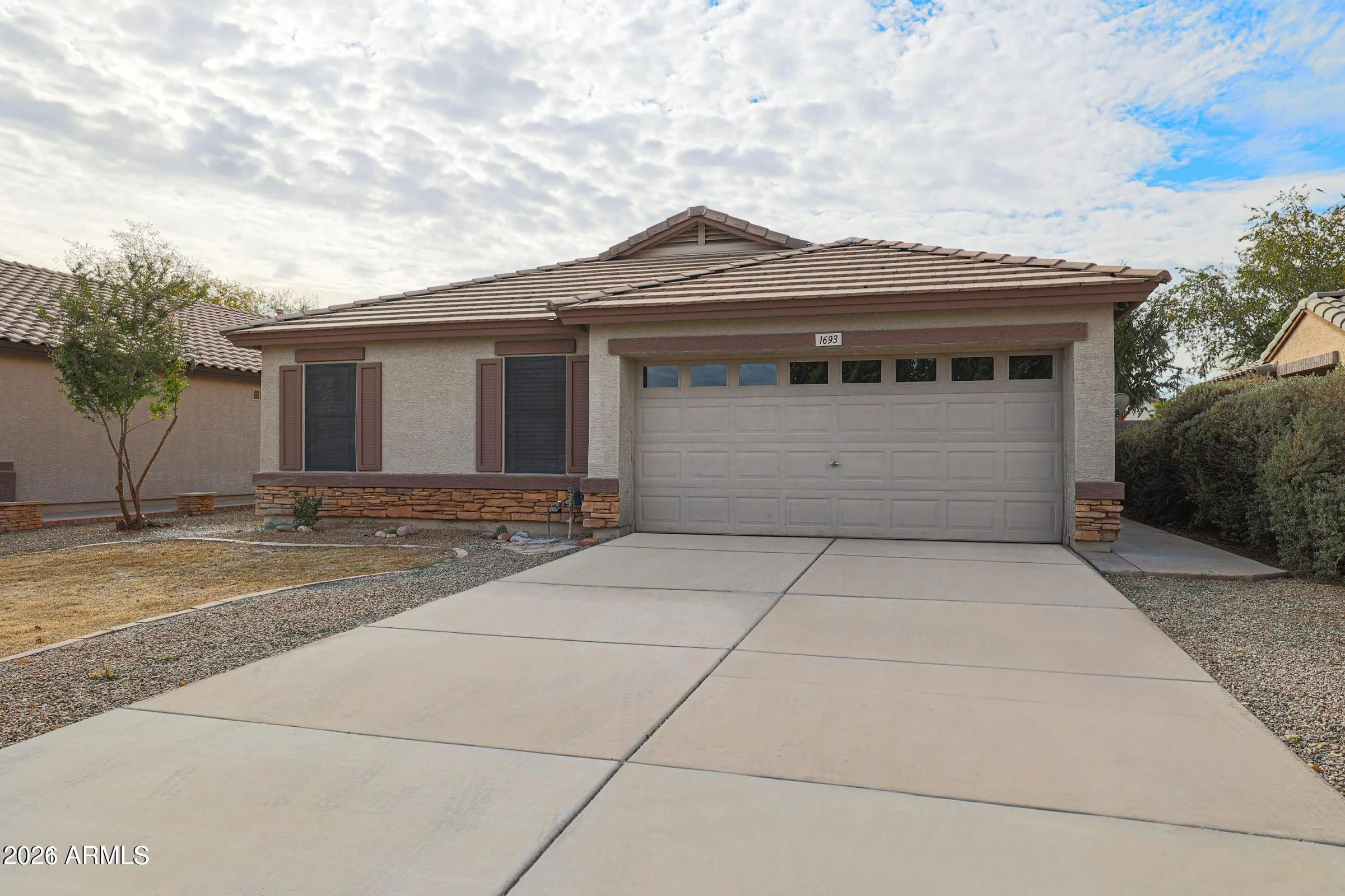 1693 E Milky Way Gilbert, AZ 85295 photo 2