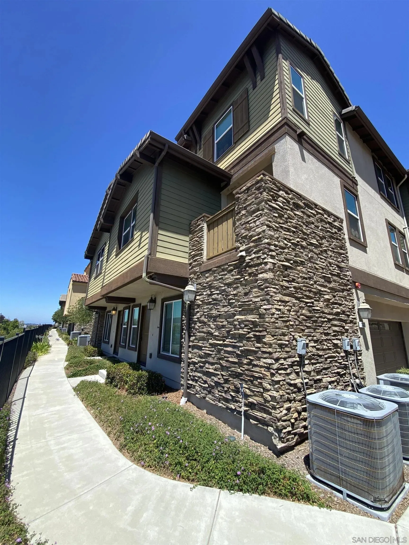363 Mission Villas Rd photo 2