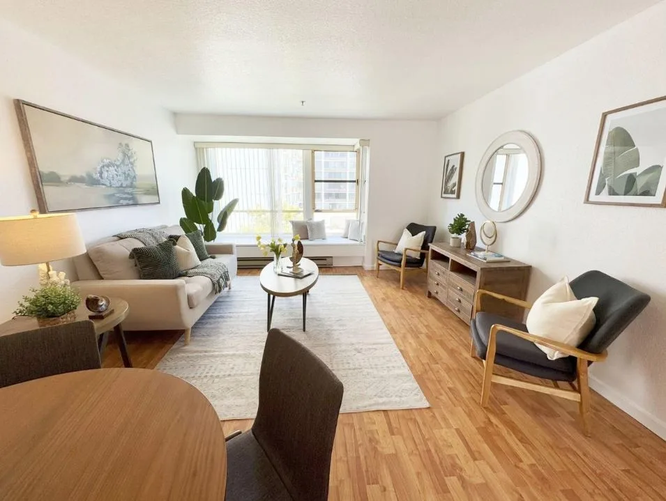 763 Franklin St Apt 420 photo 3