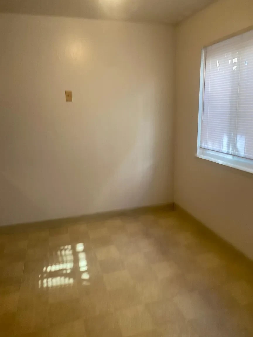 667 Villa St Apt 2 photo 3
