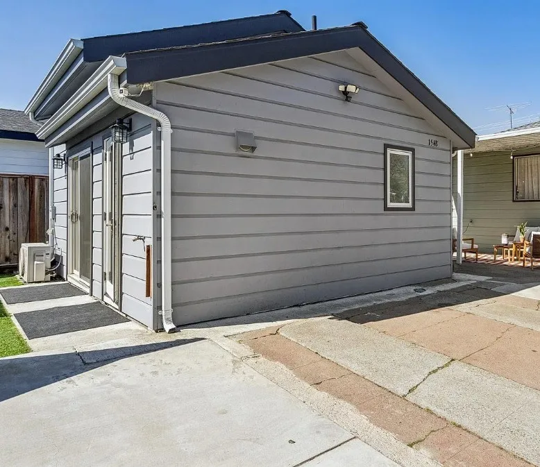1548 Havenscourt Blvd photo 4