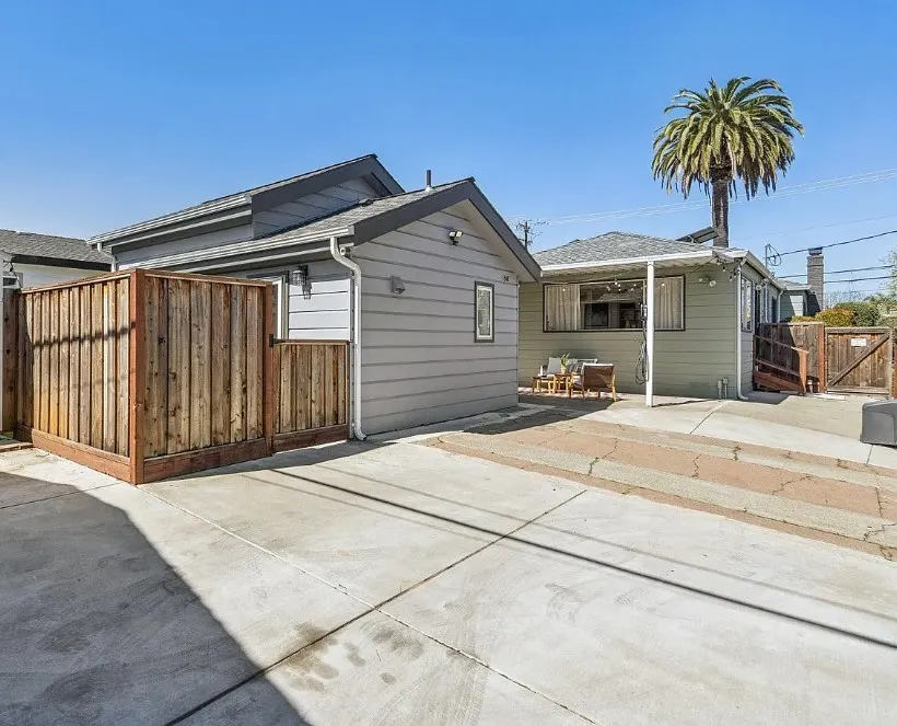 1548 Havenscourt Blvd photo 3