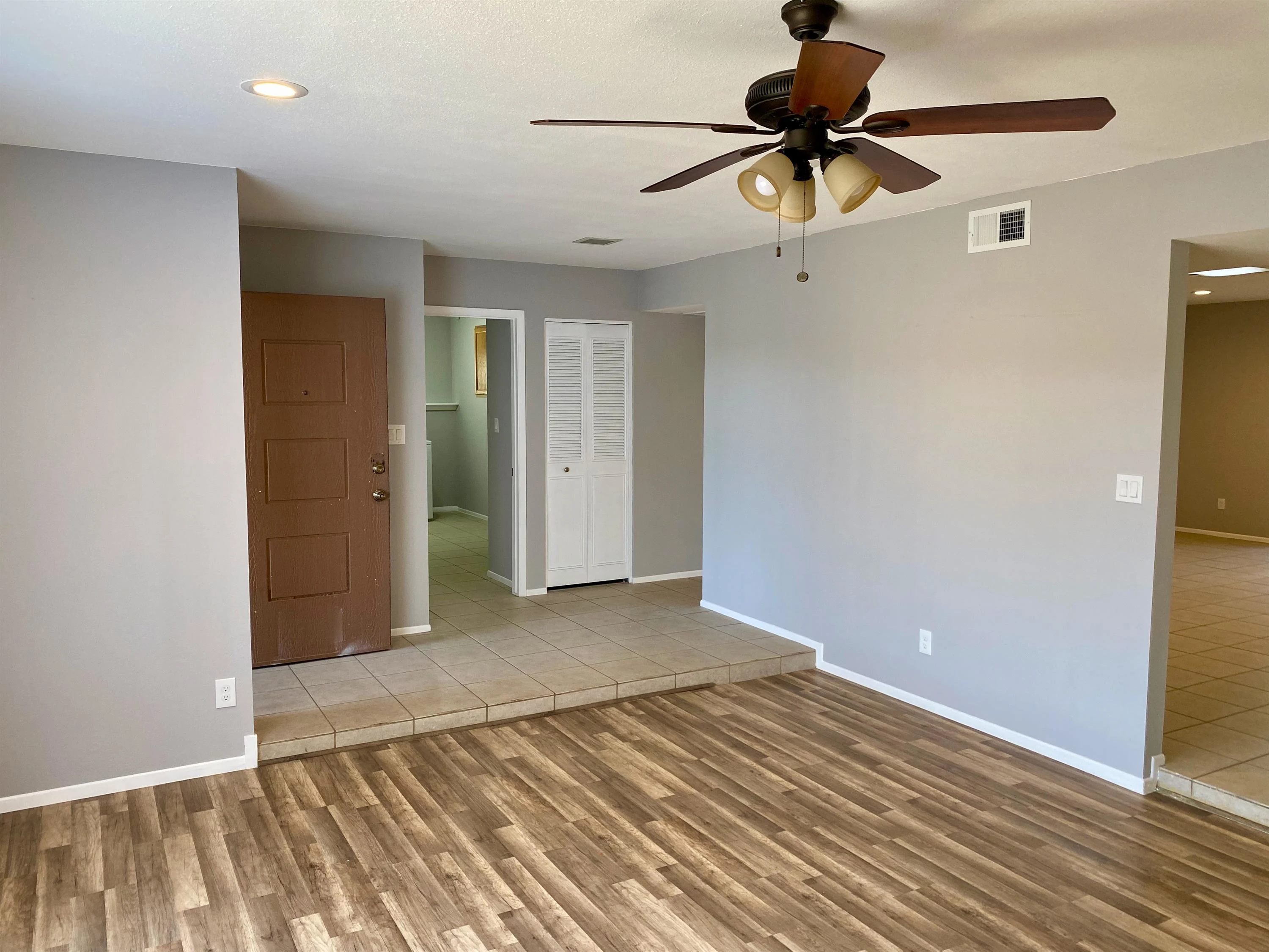 5714 W Carol Ann Way Glendale, AZ 85306 photo 4