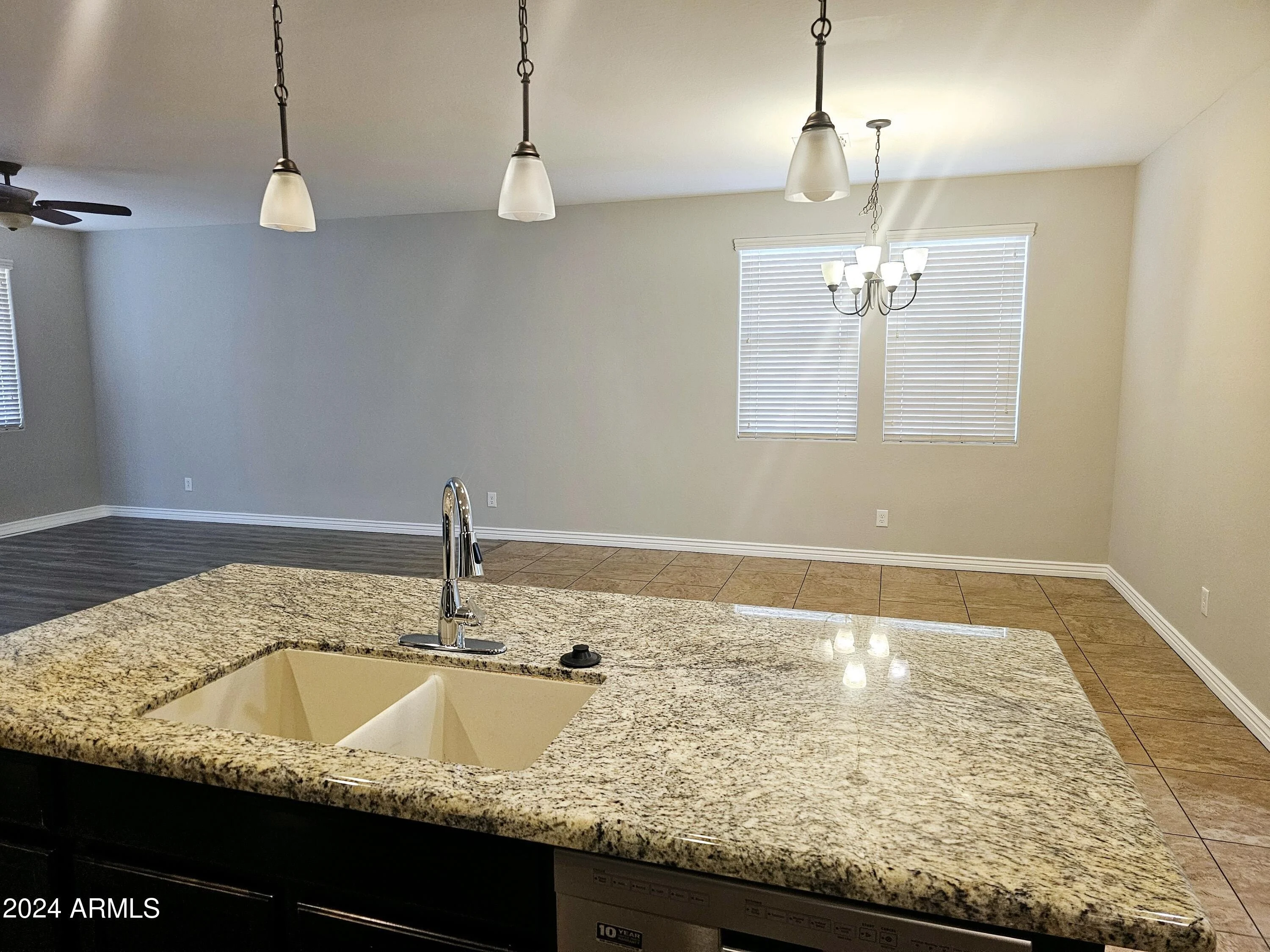 27284 N Skipping Rock Rd Peoria, AZ 85383 photo 4