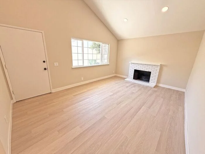 1768 Loch Ness Way San Jose, CA 95121 photo 2
