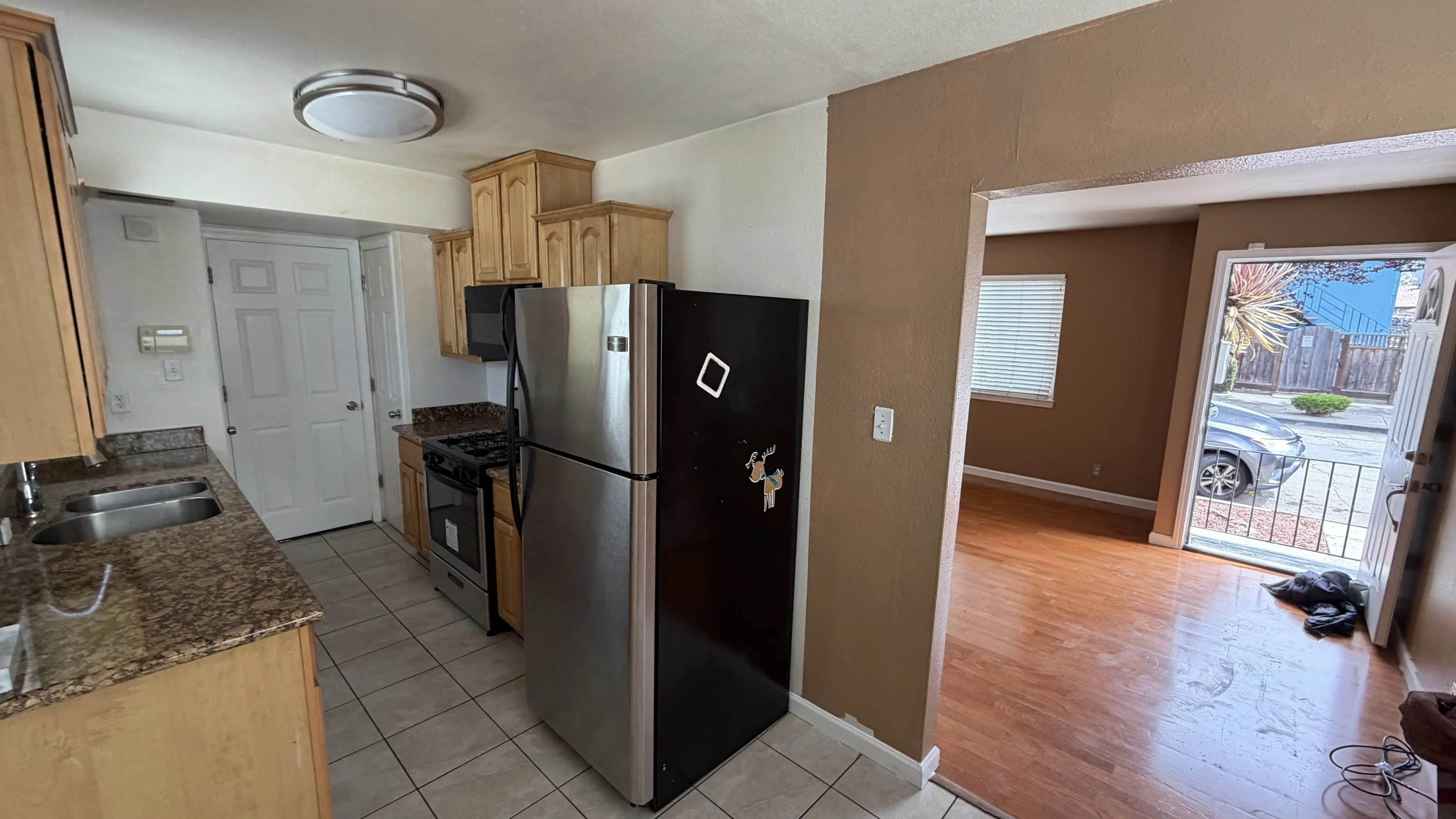 6201-6205 Bromley Ave - 2 photo 5