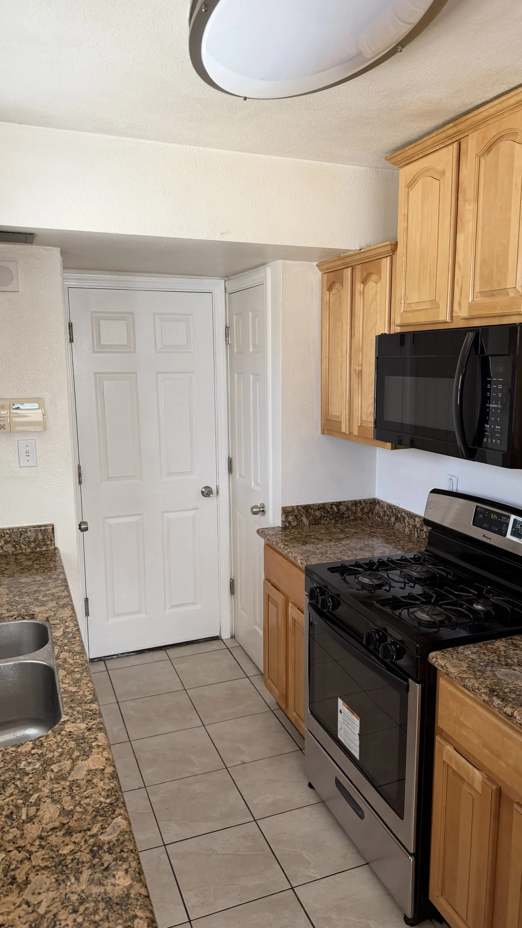 6201-6205 Bromley Ave - 2 photo 3