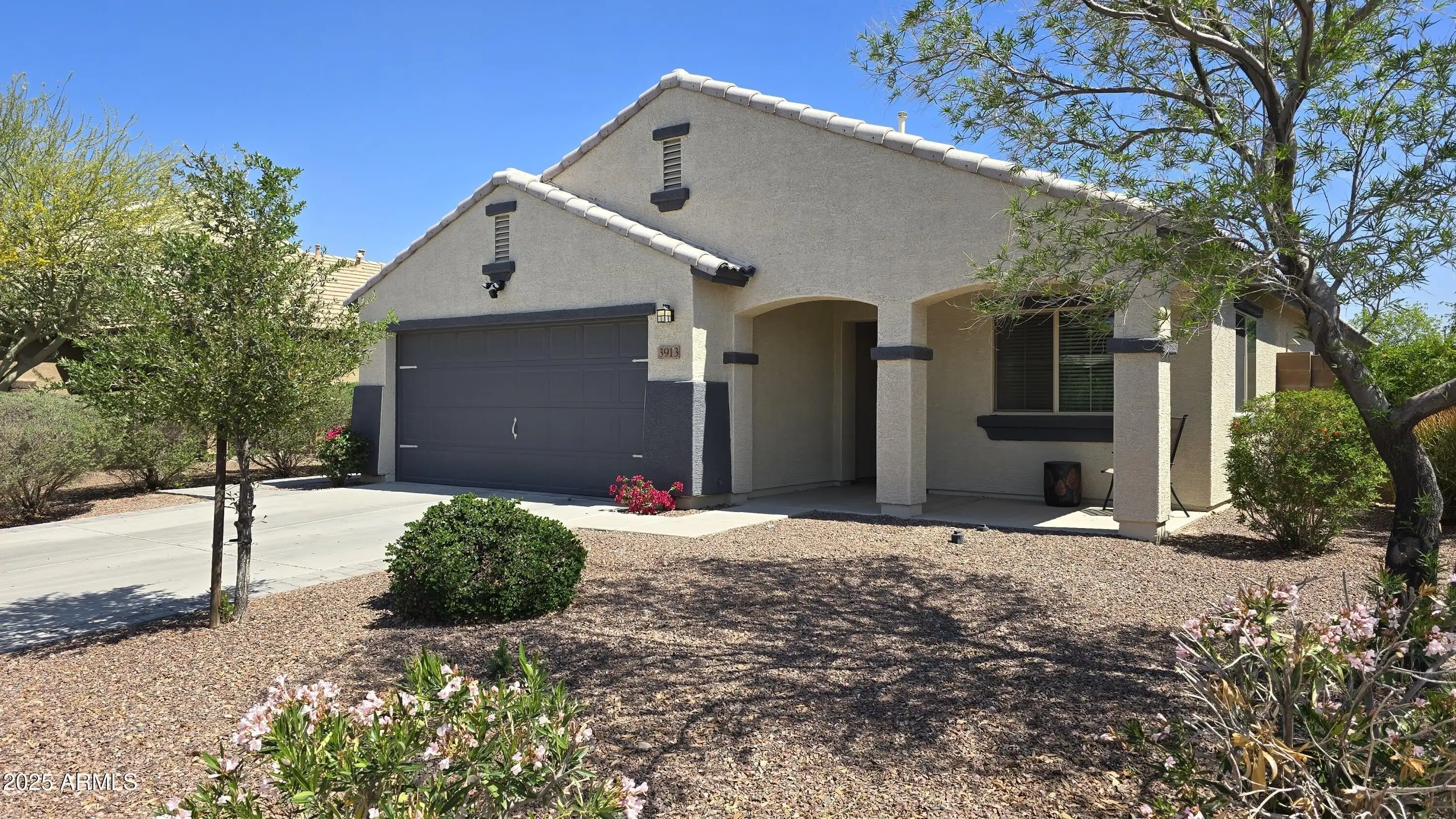 3913 South 185th Lane, Goodyear, AZ 85338 photo 2