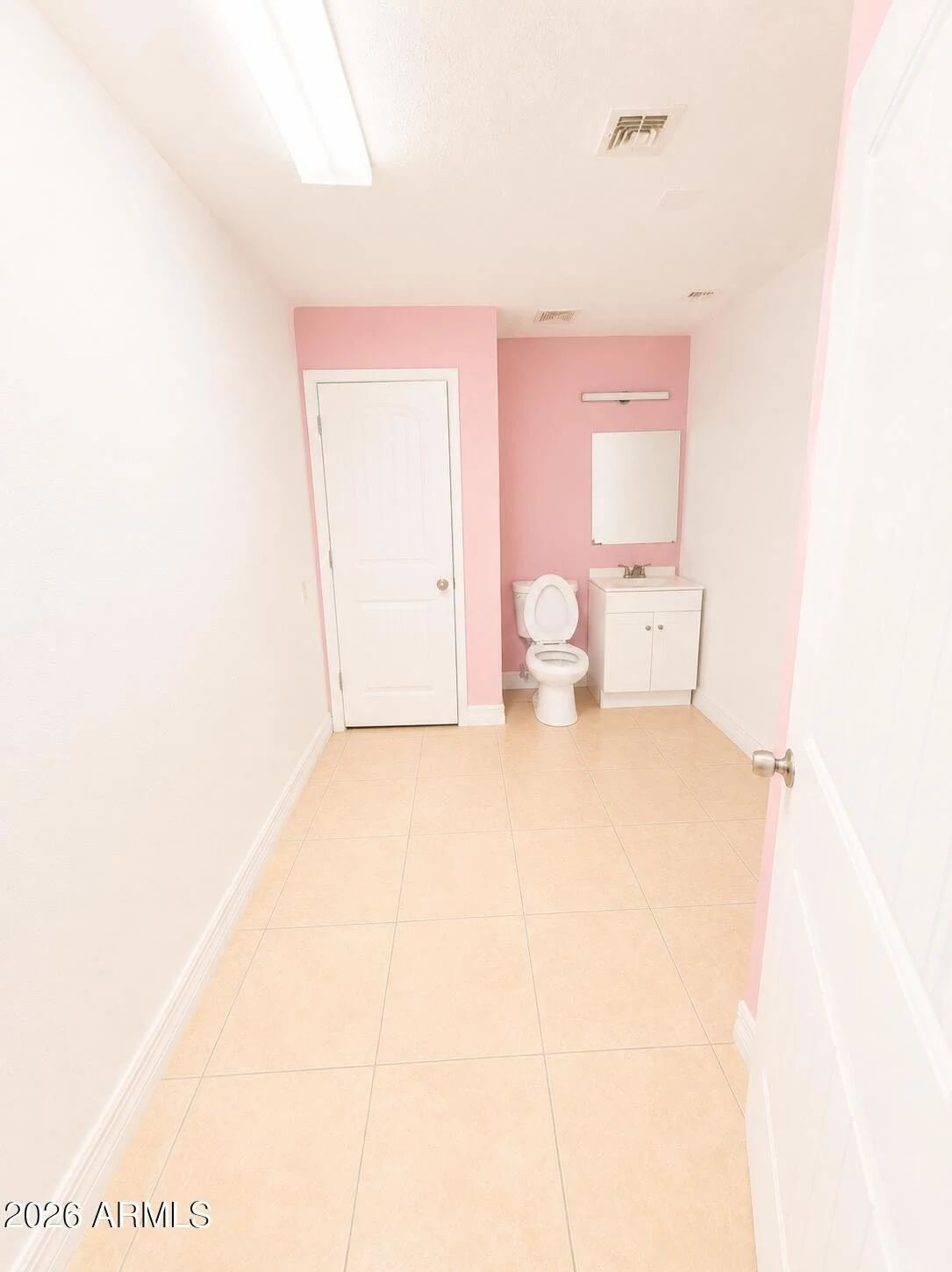 5540 W GLENDALE Avenue photo 2
