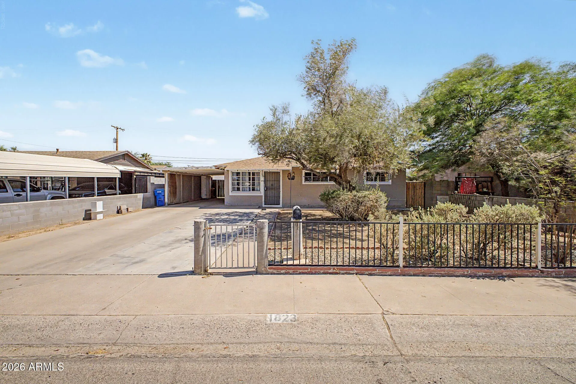 1823 E Sunland Ave Phoenix, AZ 85040