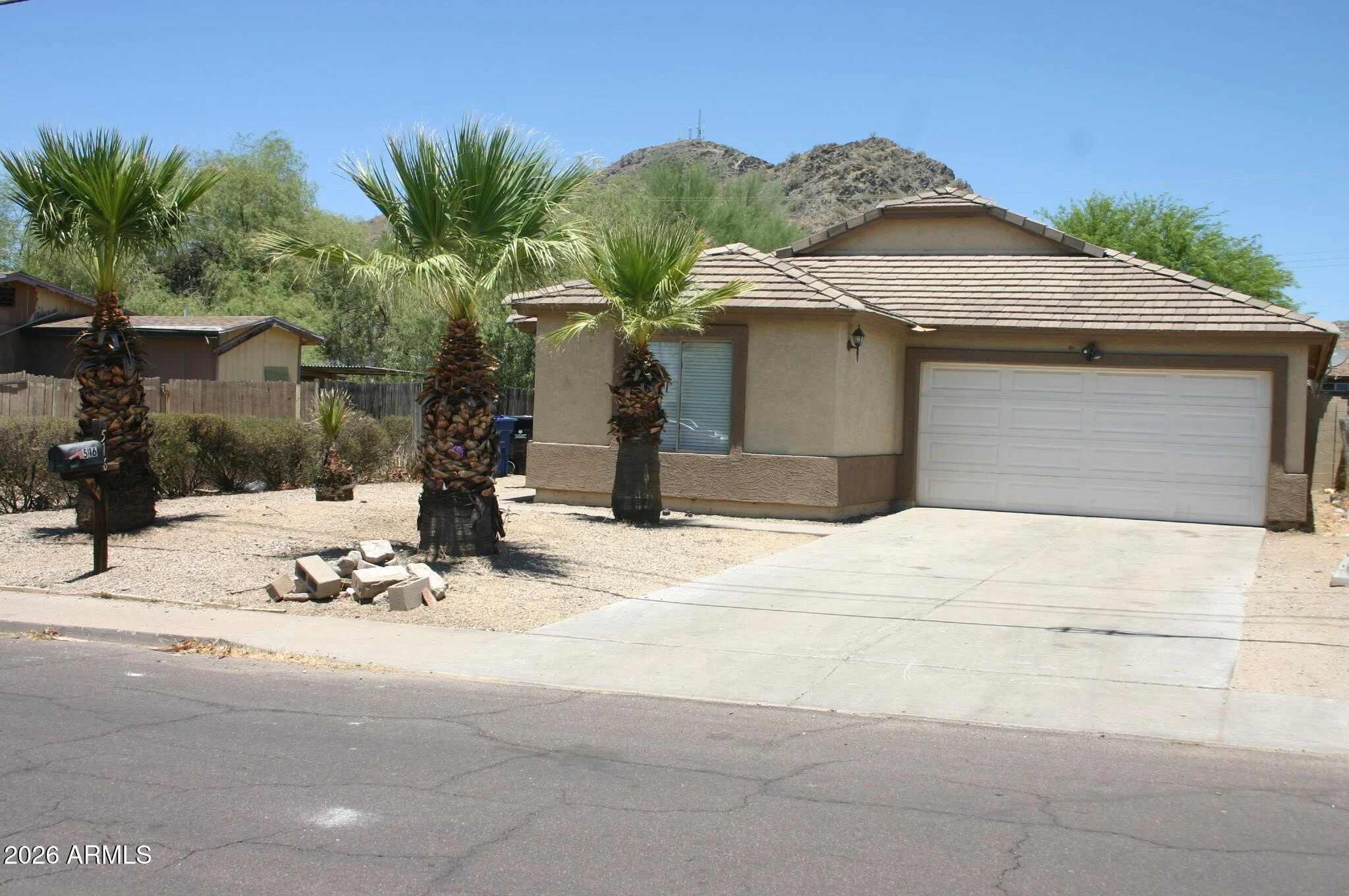 516 E Vogel Ave Phoenix, AZ 85020