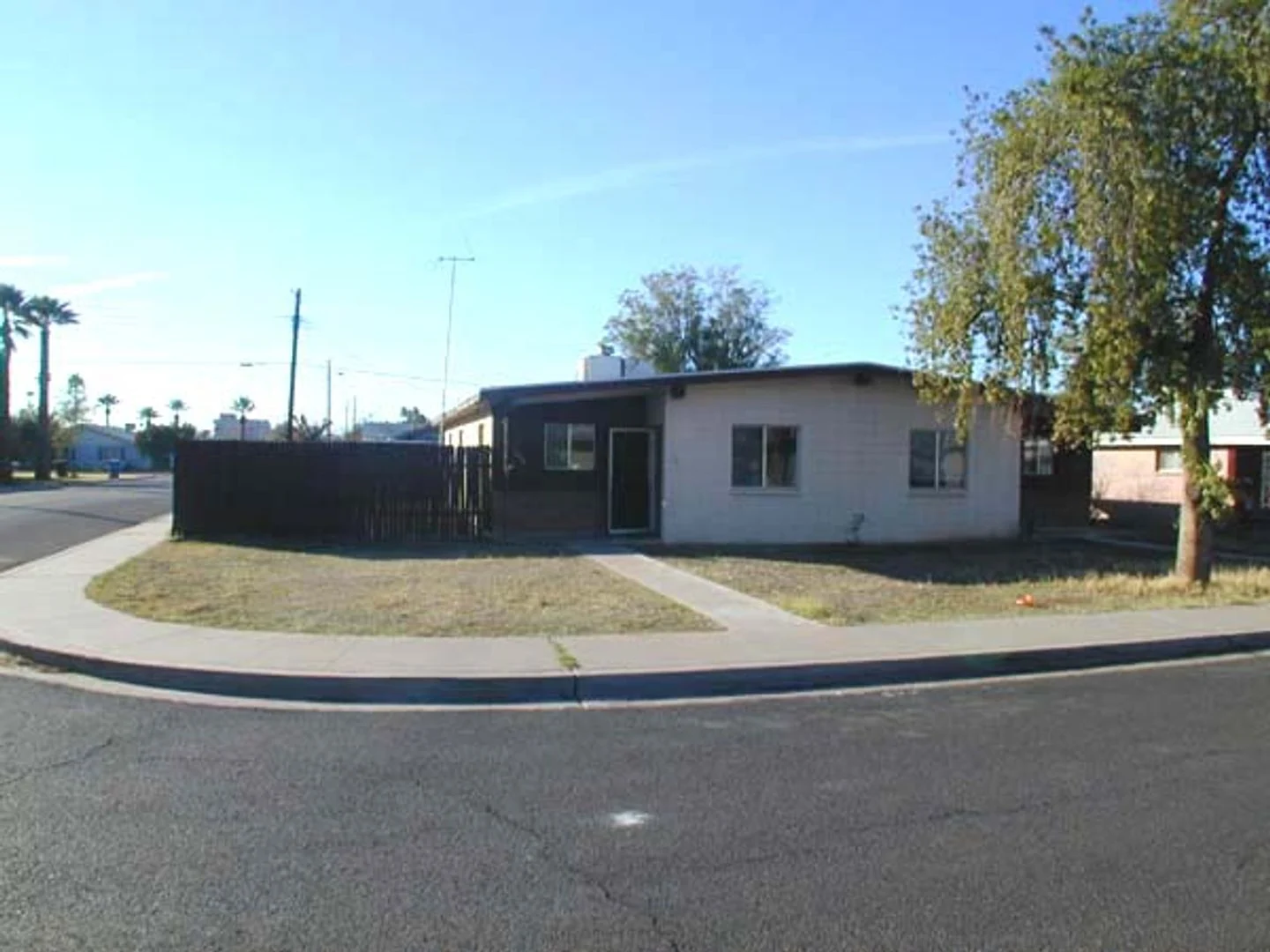 1859 E Cheery Lynn Rd Phoenix, AZ 85016 photo 2