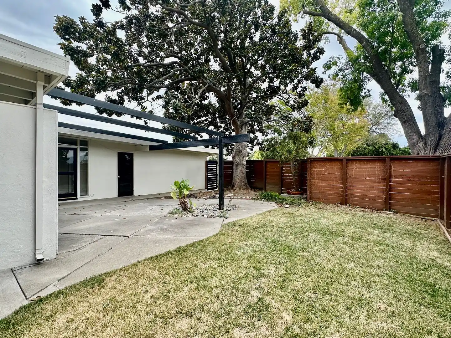 3081 McKinley Dr Santa Clara, CA 95051 photo 3