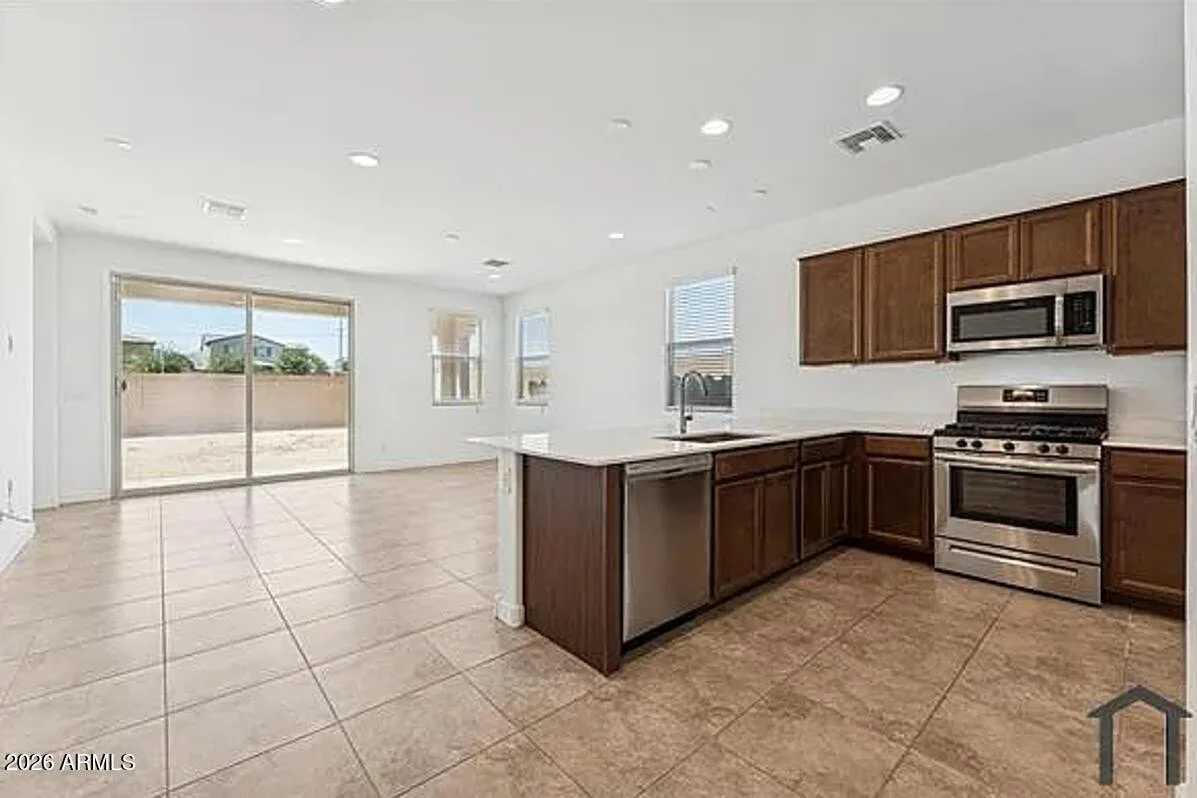 8344 N 170th Ln Waddell, AZ 85355 photo 3