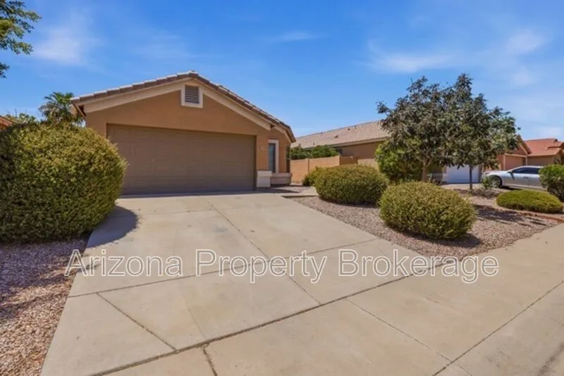3759 W Santa Cruz Ave photo 5