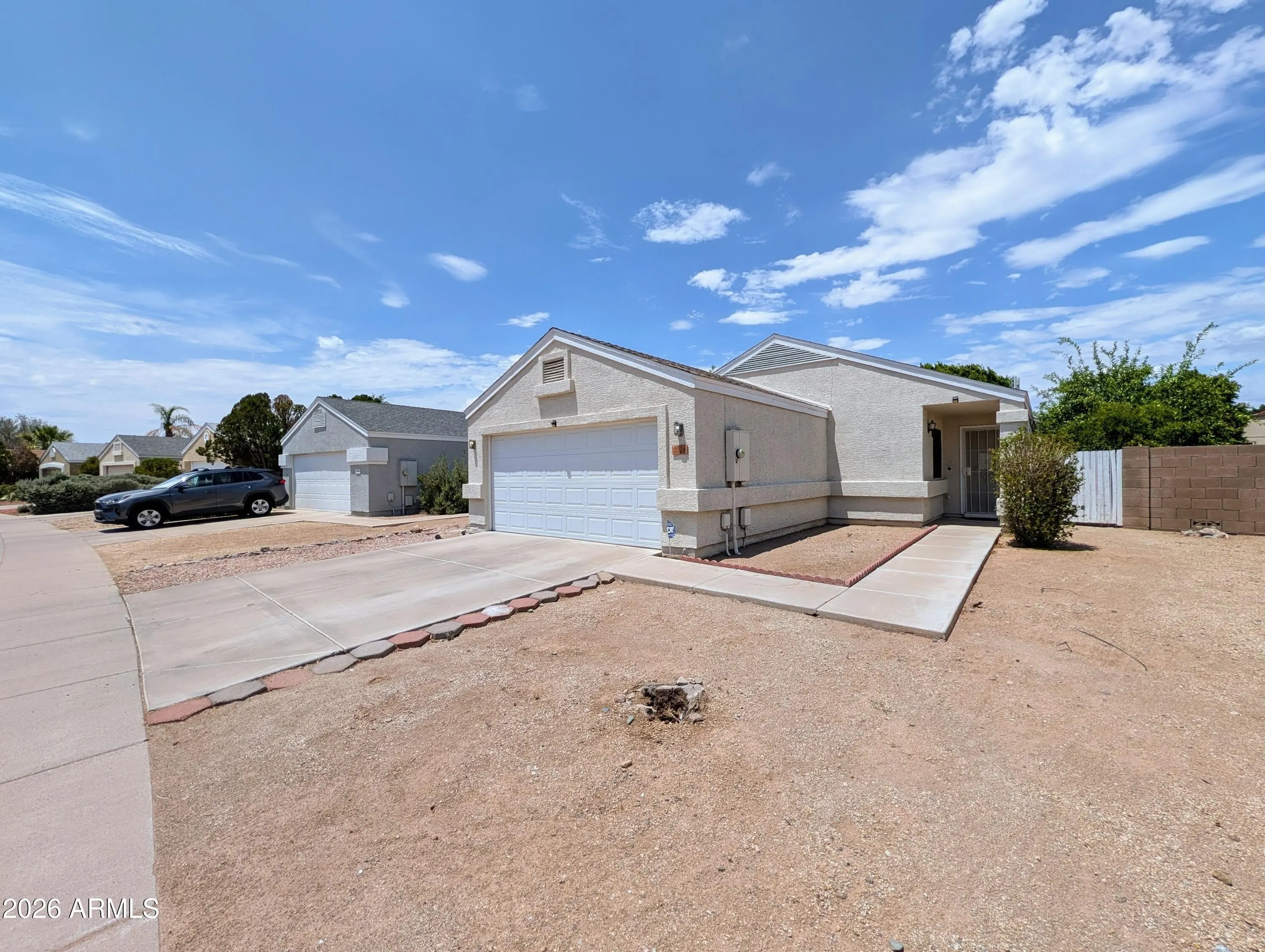 2824 W Angela Dr Phoenix, AZ 85053 photo 2