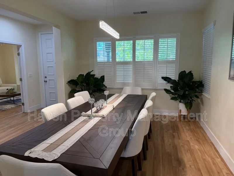 49 E Heritage Dr Tracy, CA 95391 photo 2