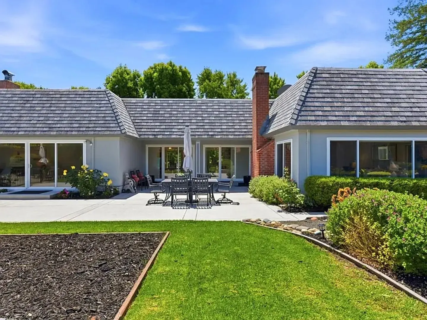 2140 Carmelita Ave Hillsborough, CA 94010 photo 2