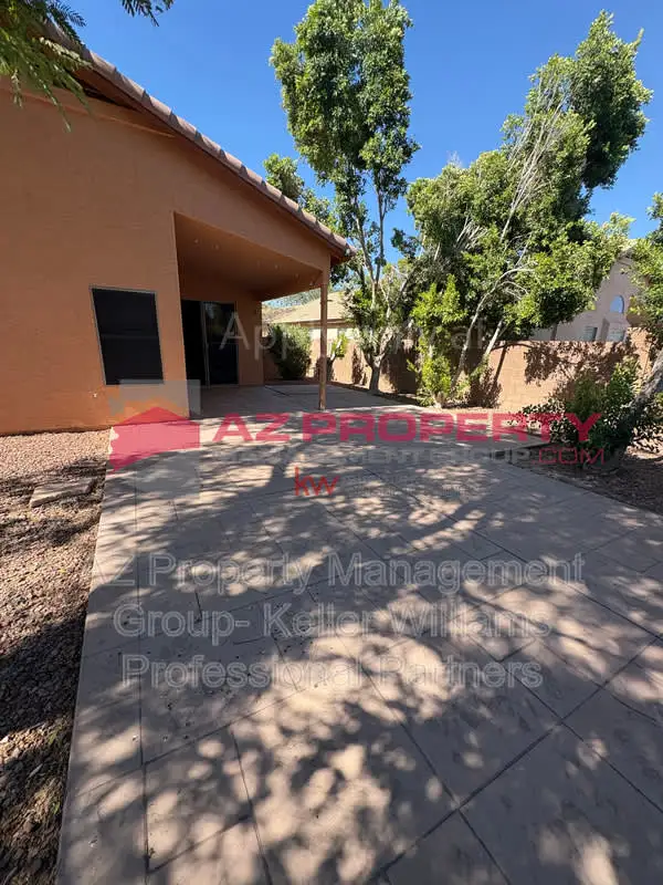 15745 W Latham St Goodyear, AZ 85338 photo 3