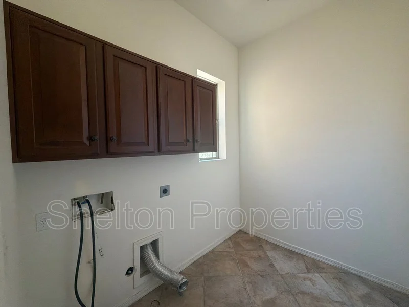 25207 W Centre Ave photo 5