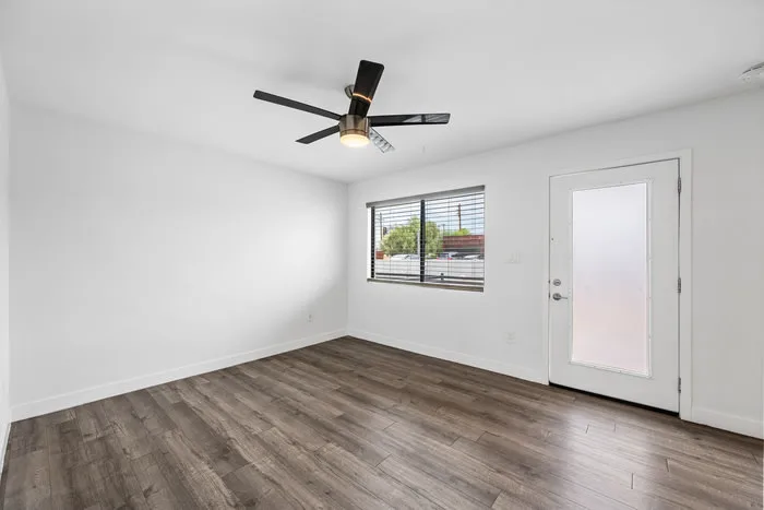 3135 E Fairmount Ave unit 3135 photo 4