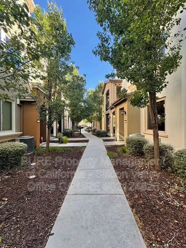 2712 Ferrara Cir San Jose, CA 95111