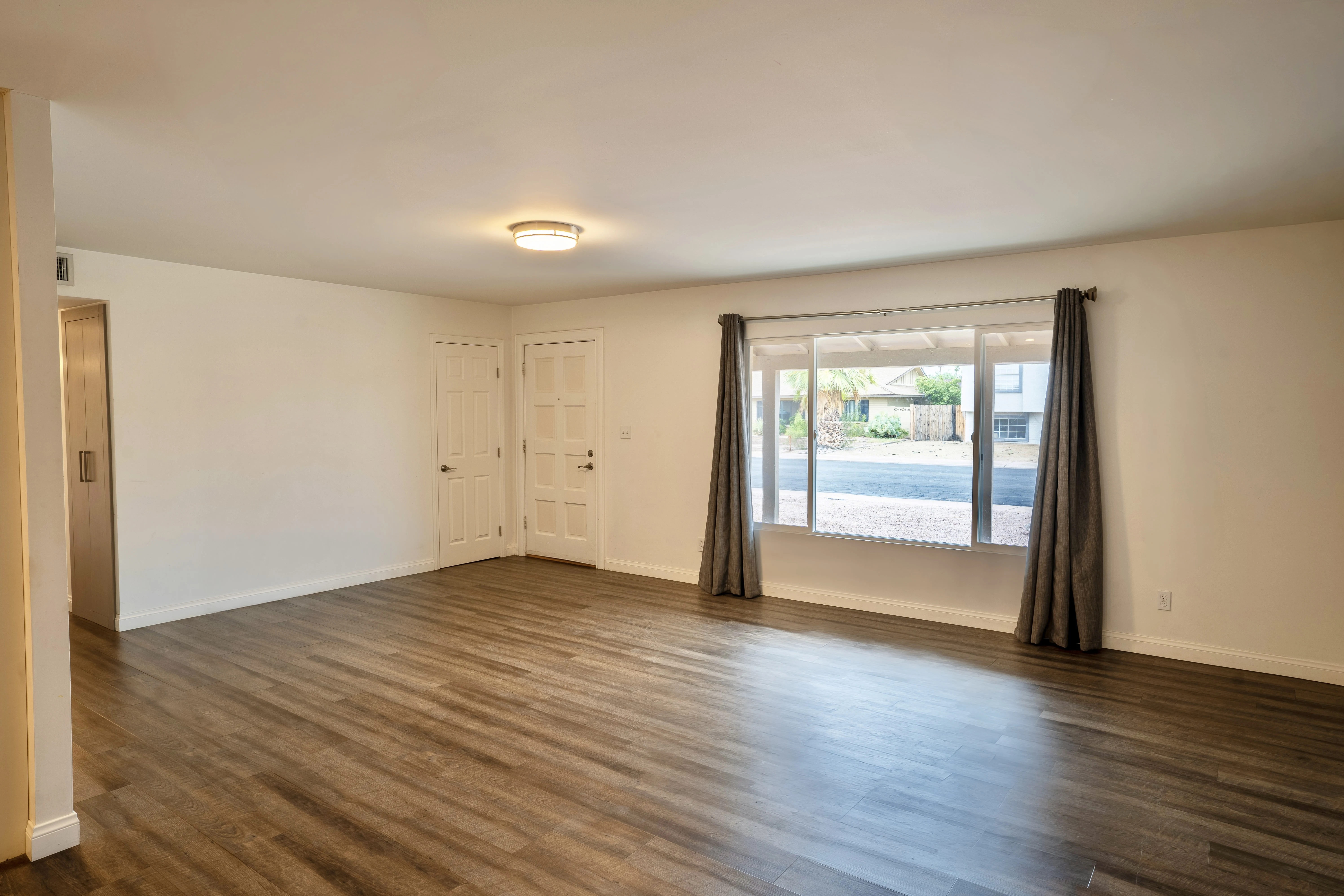 1728 East Laguna Drive photo 3