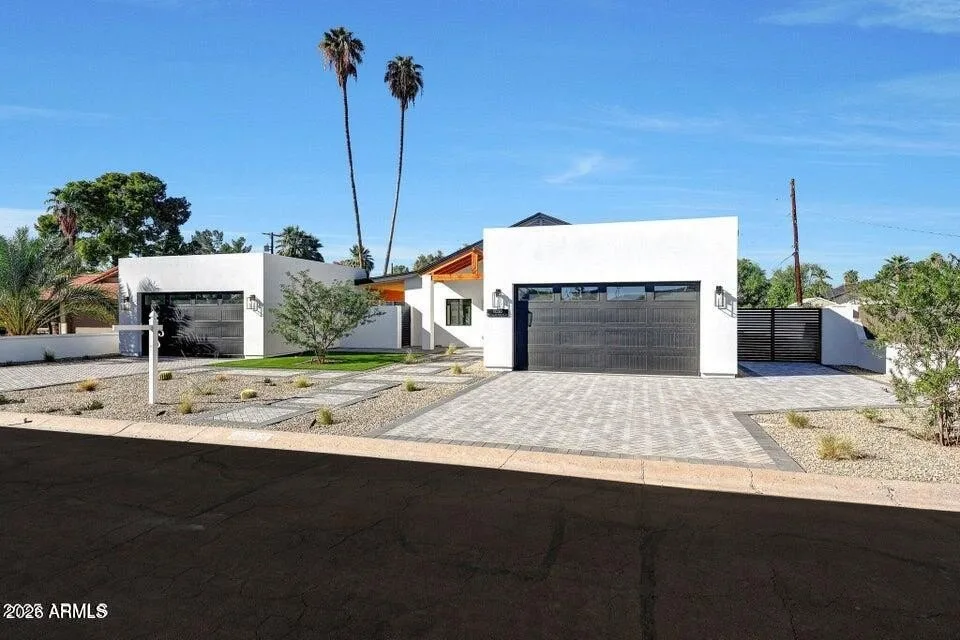 6050 E Hollyhock St Phoenix, AZ 85018