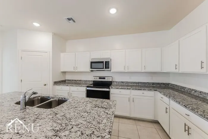 35228 West San Capistrano Avenue photo 5