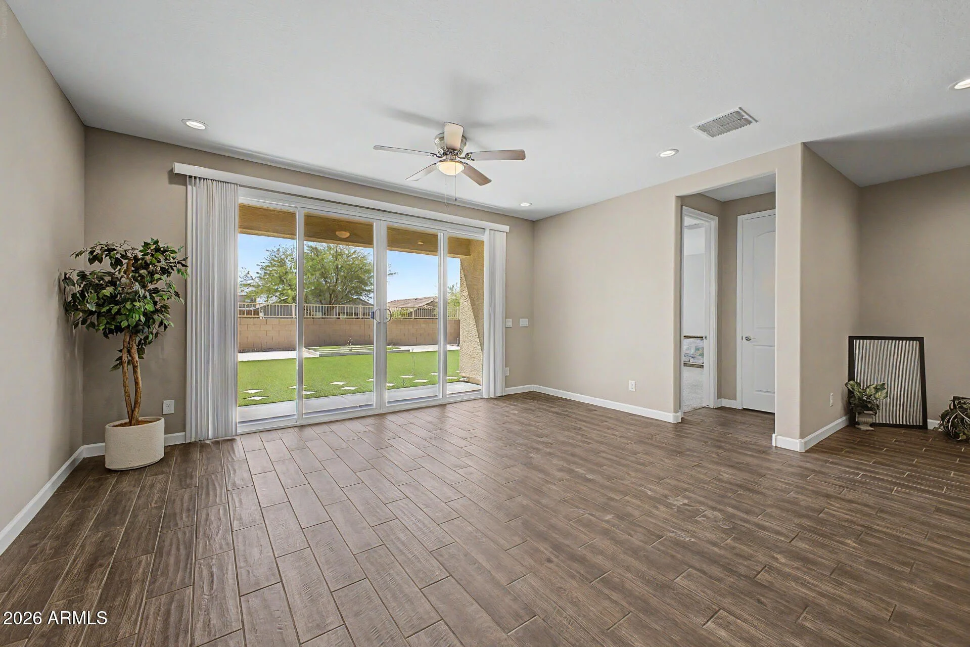 2011 W YELLOWBIRD Lane photo 5