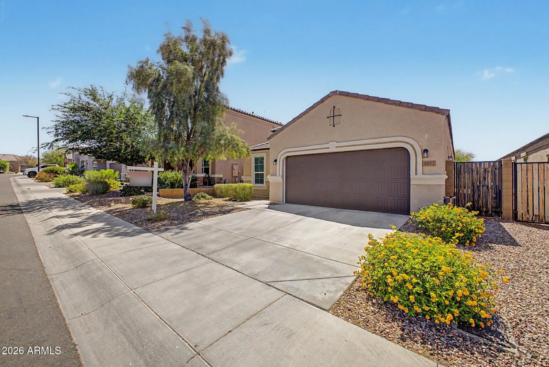 2011 W YELLOWBIRD Lane photo 3