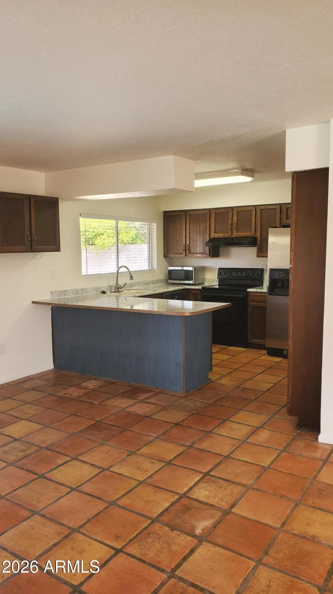 1134 W HERMOSA Drive photo 5
