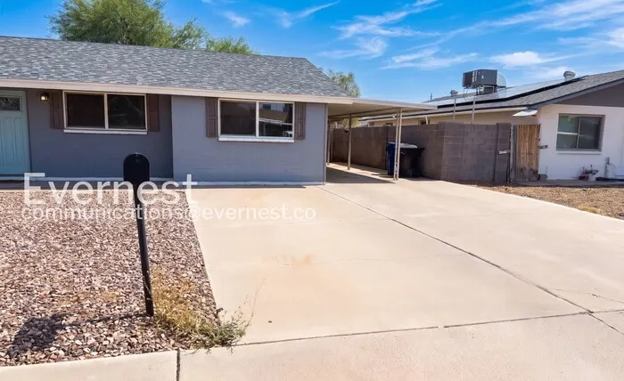 2333 E Camino St photo 4