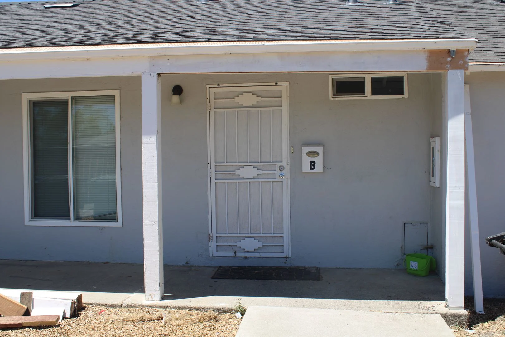 Two Bedroom Plus Bonus Room In Pittsburg Single Story Four-plex photo 2