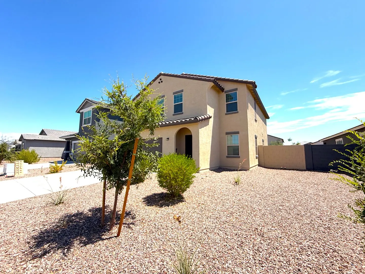 One Year Old 5 Br+loft 3 Ba 2 Car Garage Home Near Loop 202 And Elliot In Phoenix photo 3