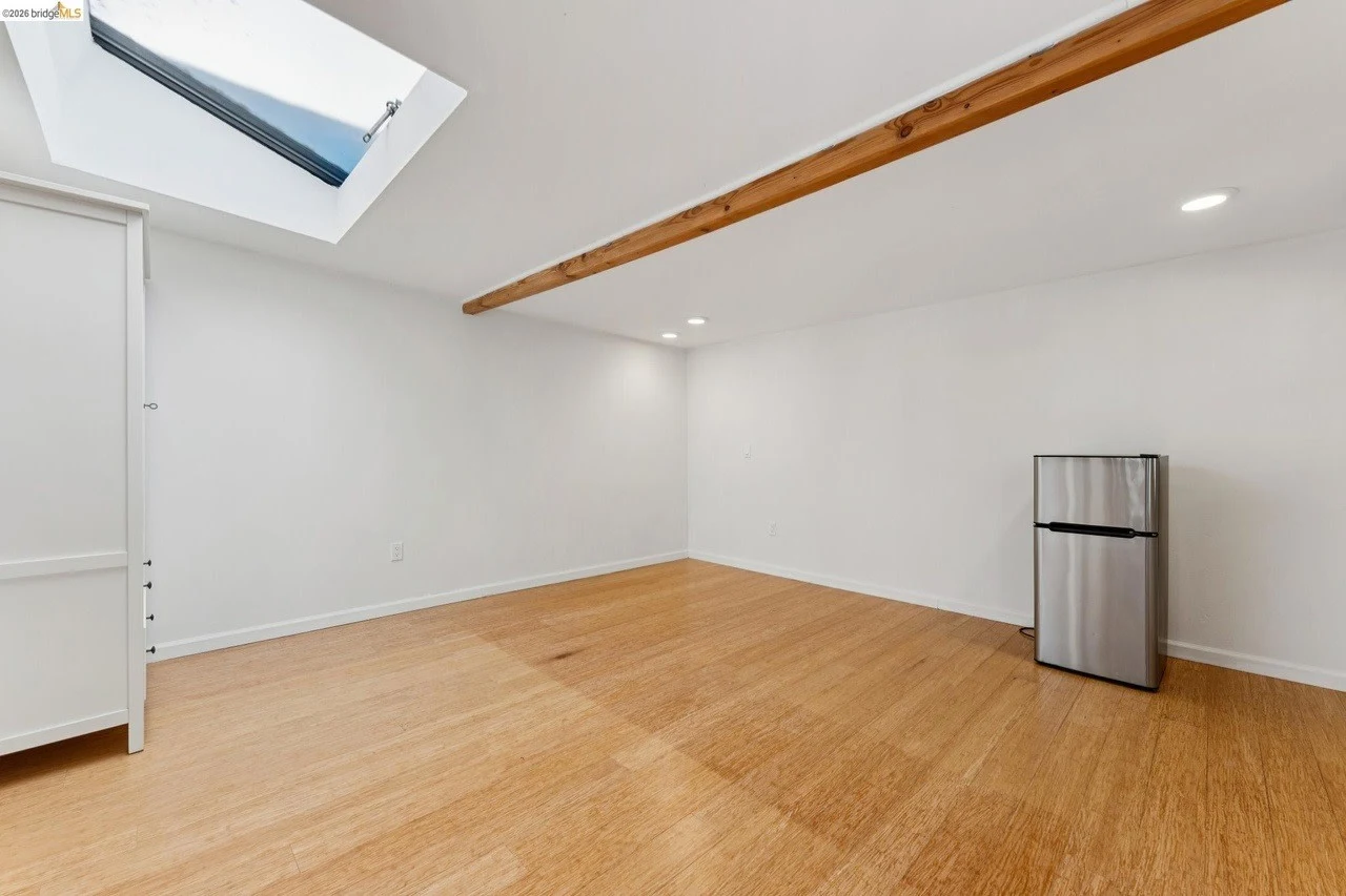2112 Mckinley Ave Unit D4 photo 3