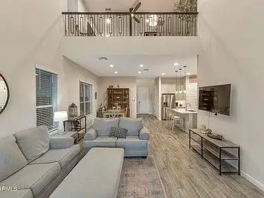5031 E Paddock Pl photo 3