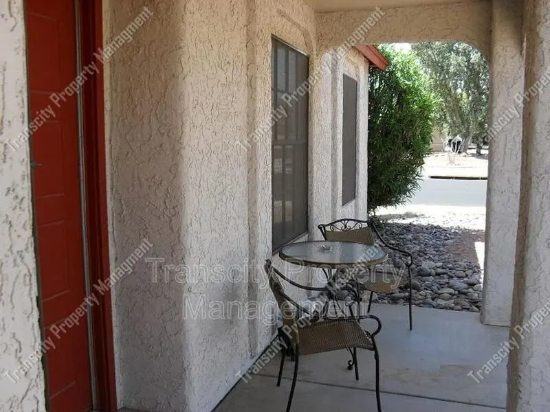 6155 W Del Rio St photo 2