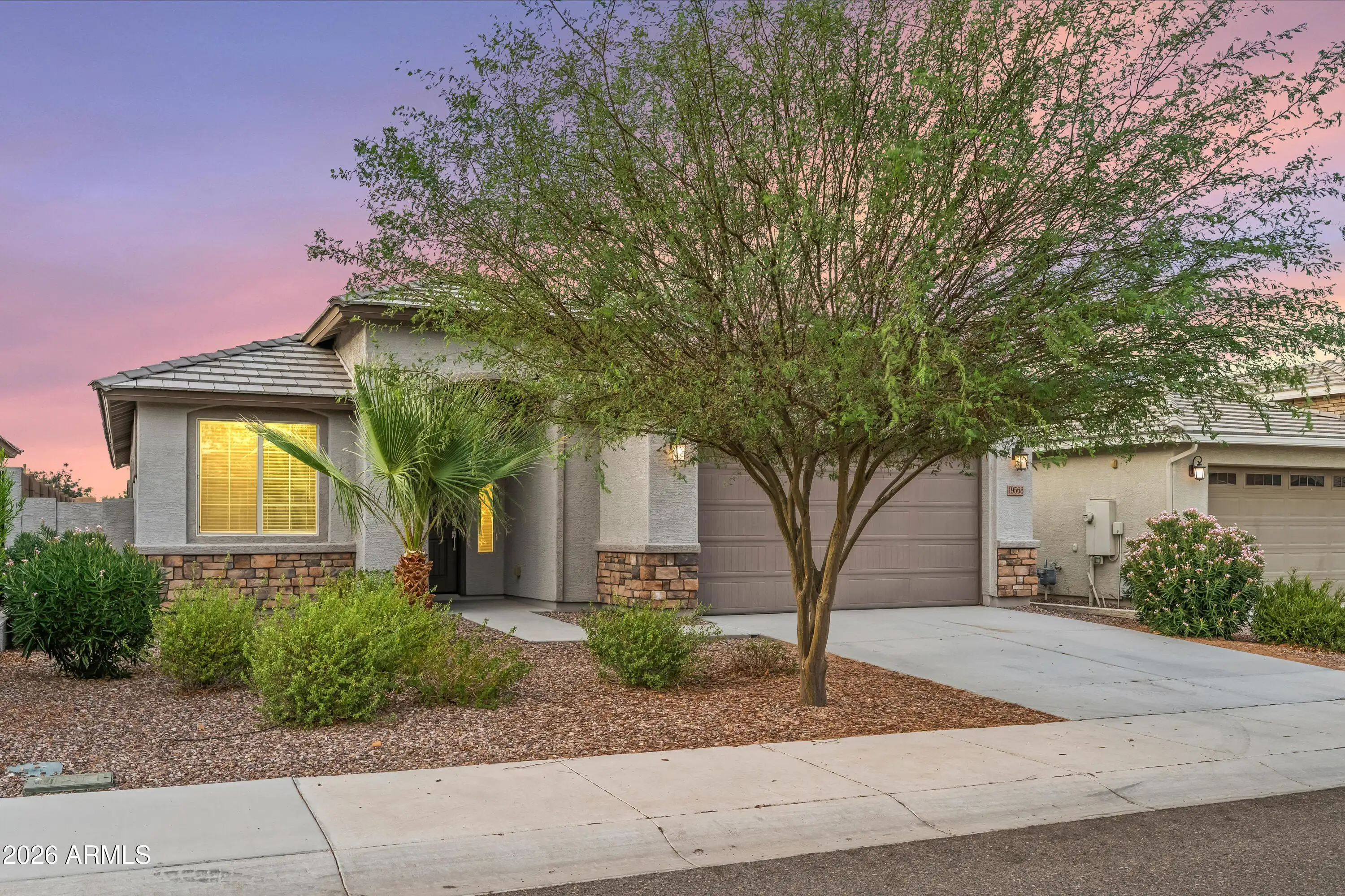 19568 W Rancho Dr photo 2