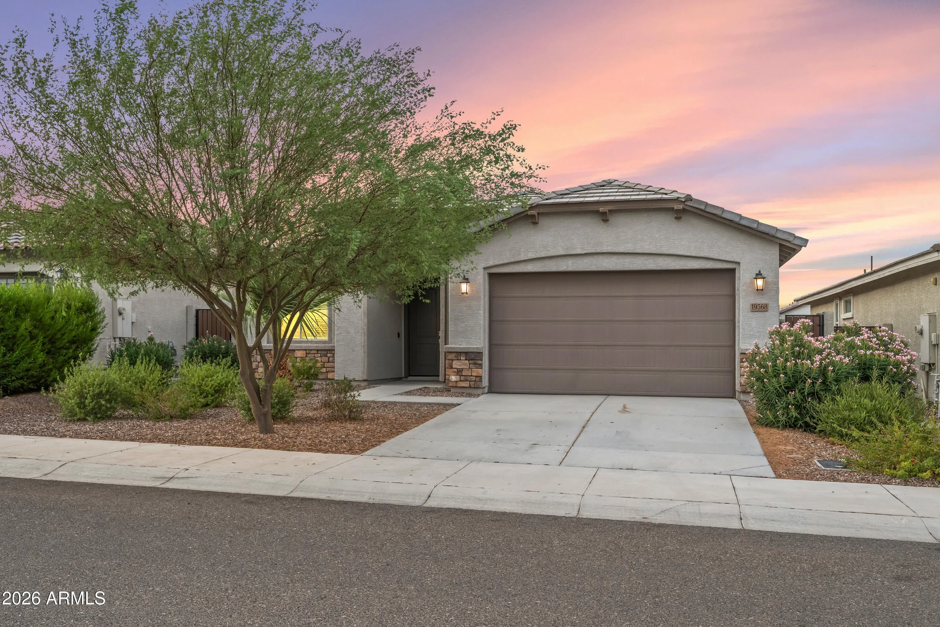 19568 W Rancho Dr photo 5