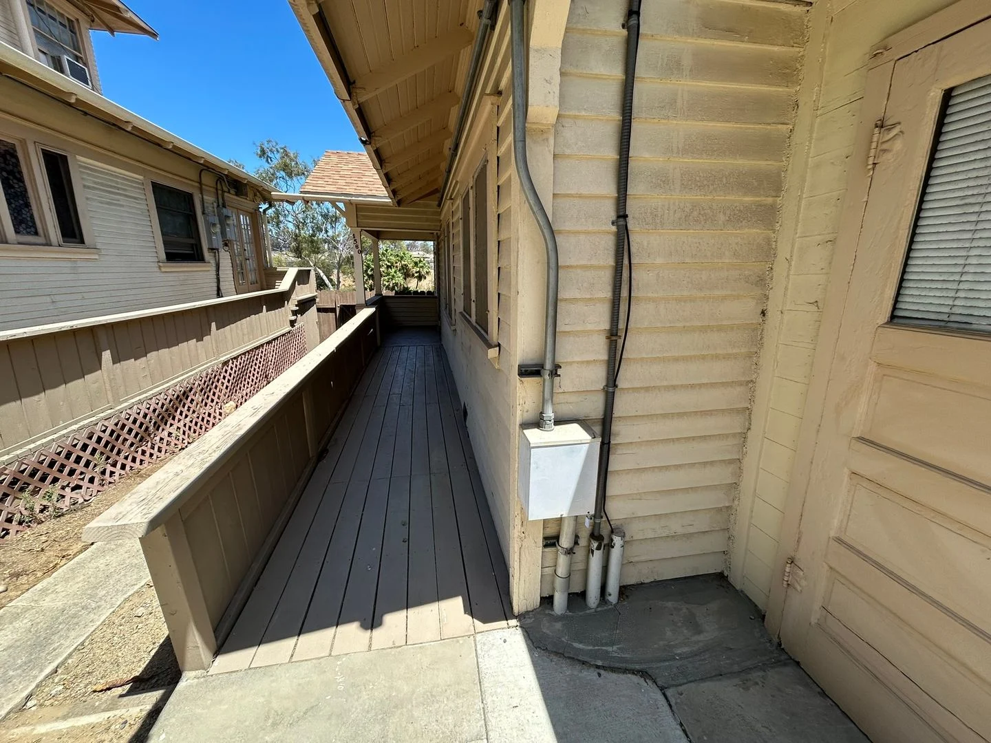 Detached Cottage In Cortez Hills! photo 2