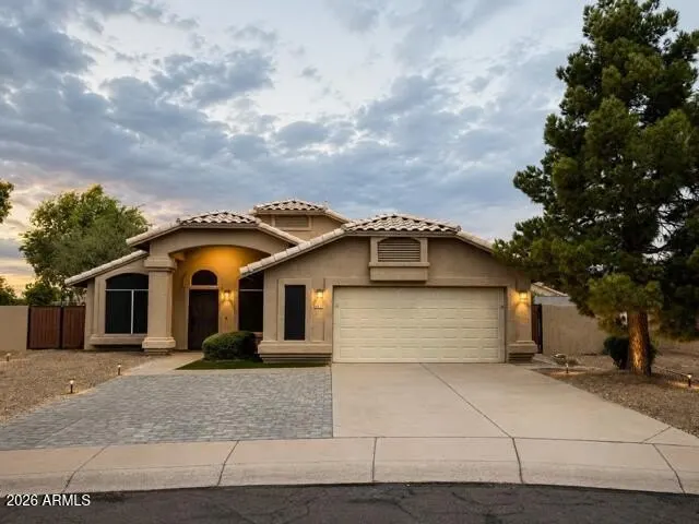 9854 W Irma Ln photo 2