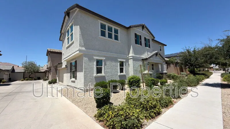 11694 N 166th Dr photo 2