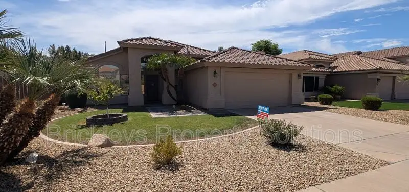 929 N Quail Ln photo 2