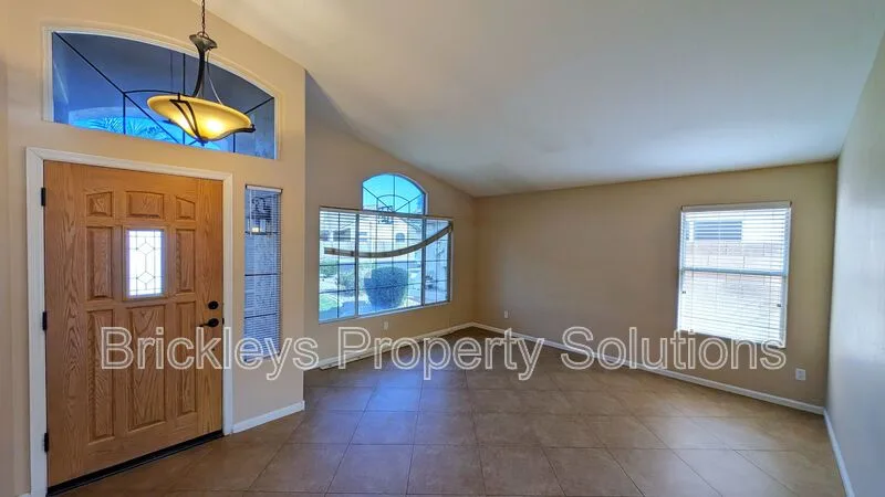 929 N Quail Ln photo 5