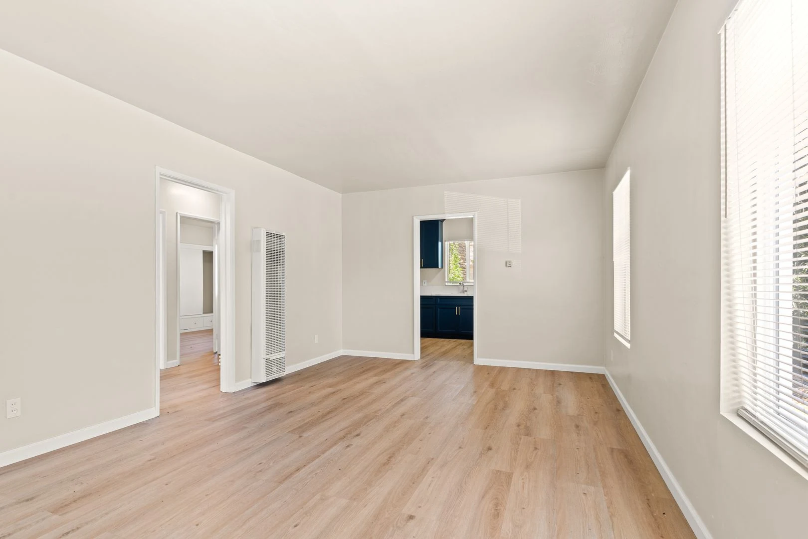 Fully Remodeled Oakland 2 Bed w/ Off-Street Parking & Beautiful Cabinets photo 3