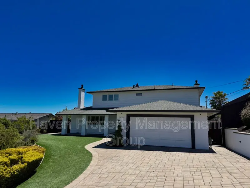 7420 Hansen Dr photo 3