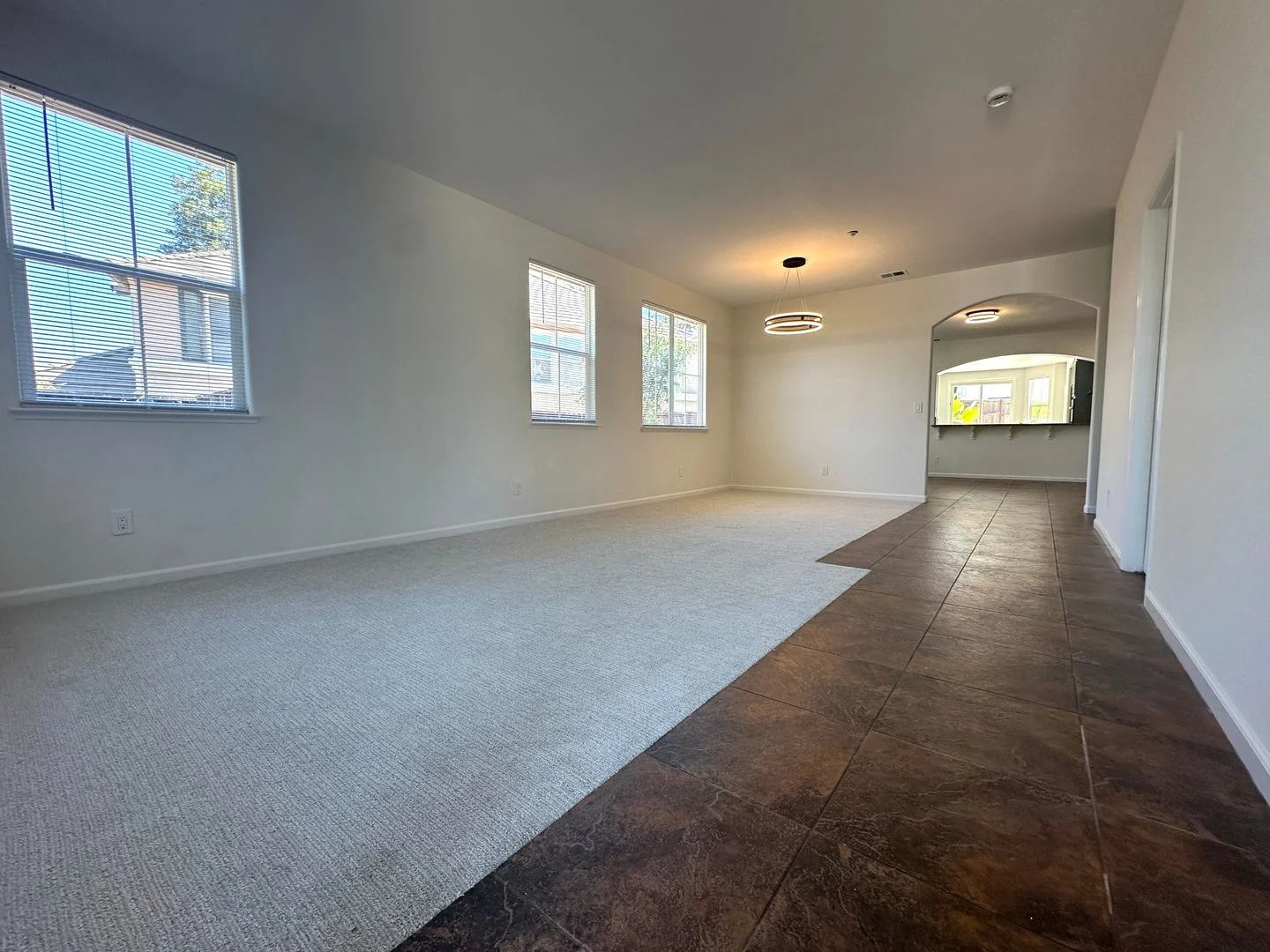 Gorgeous 4 Bed 2 Bath single story in Deer Ridge! photo 2