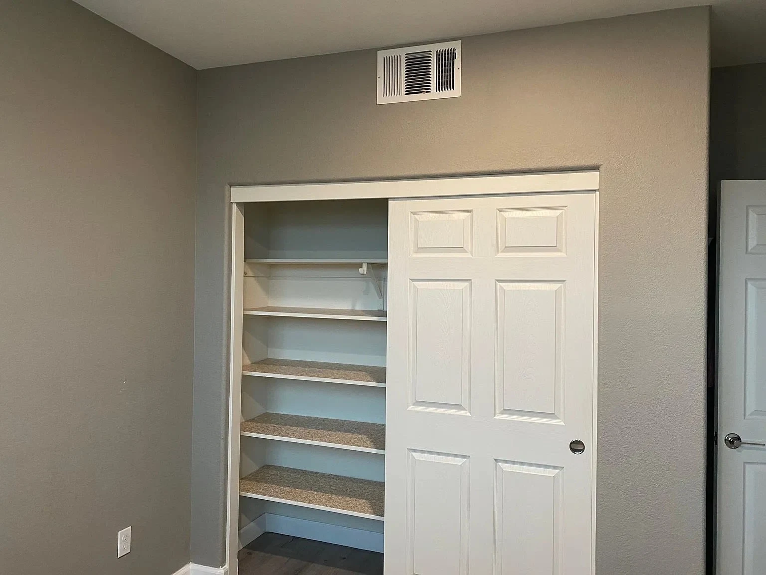 509 Clover Cir photo 5