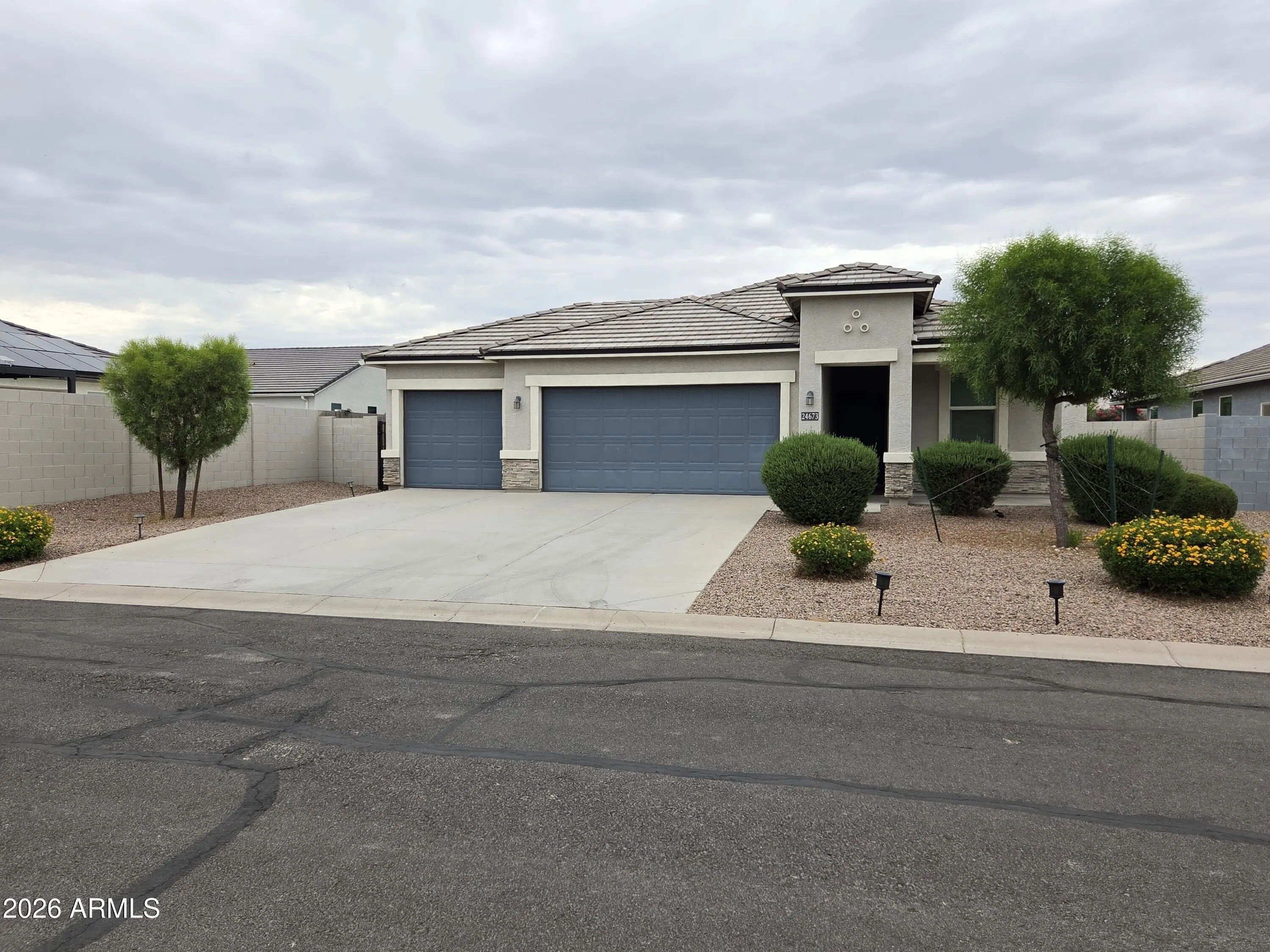 24673 N Alfalfa Drive photo 2